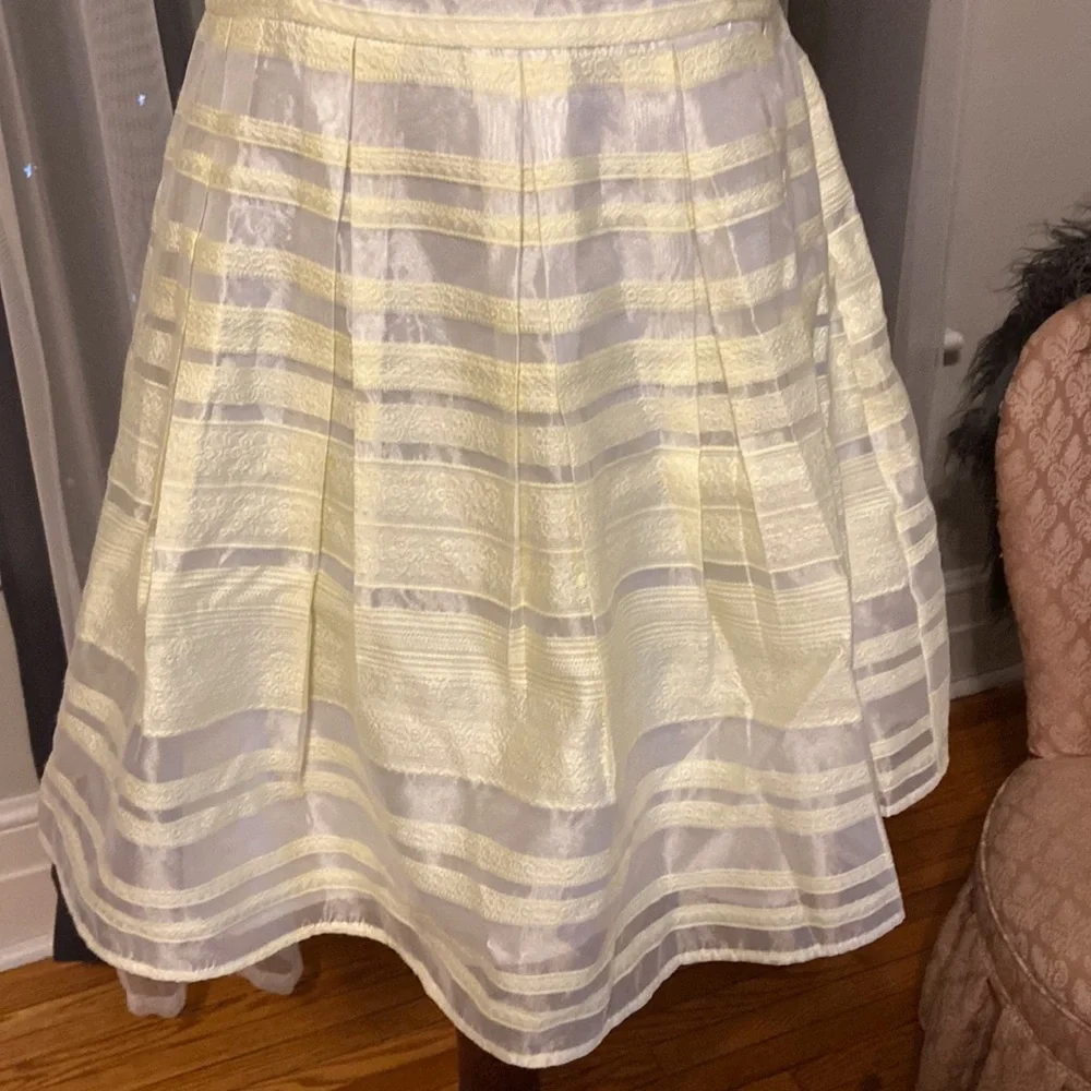 Pretty Spring Dress - Picture 3 of 6